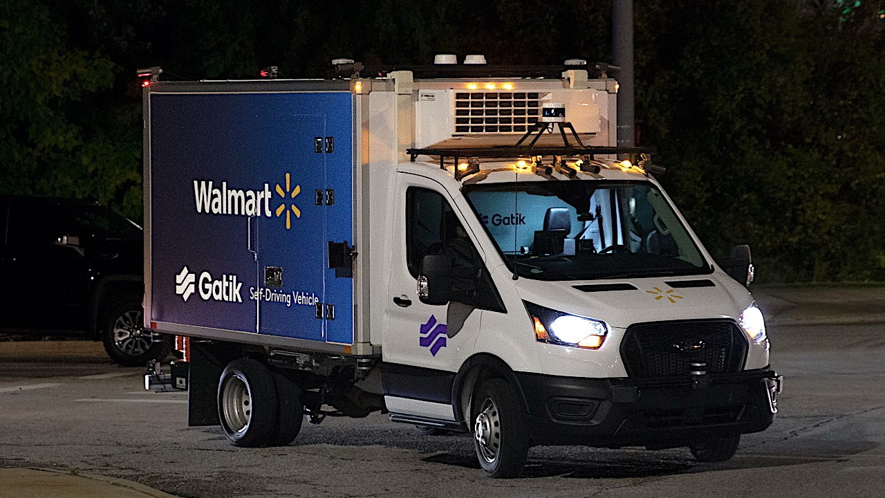 В США начали доставлять товары беспилотными грузовиками